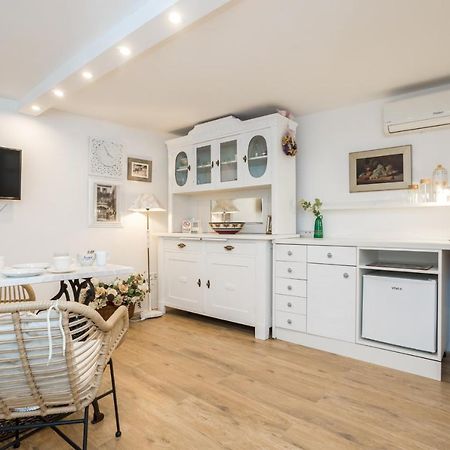 Charming Studio Apartment At House Rustica With Terrace And Nearby Parking Punat Kültér fotó