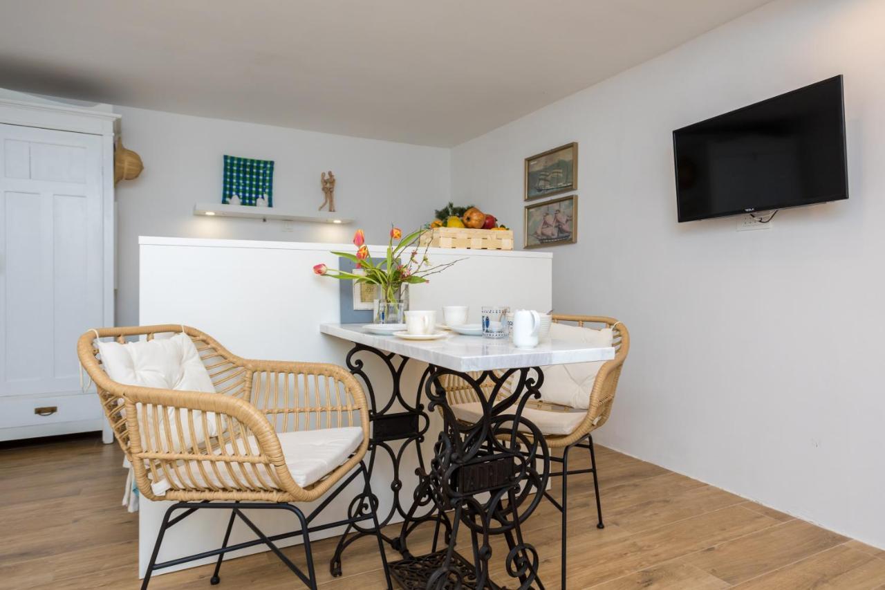 Charming Studio Apartment At House Rustica With Terrace And Nearby Parking Punat Kültér fotó