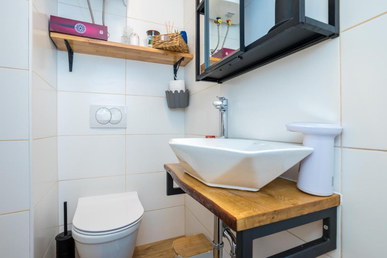 Charming Studio Apartment At House Rustica With Terrace And Nearby Parking Punat Kültér fotó