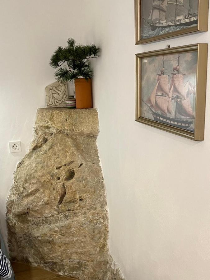 Charming Studio Apartment At House Rustica With Terrace And Nearby Parking Punat Kültér fotó