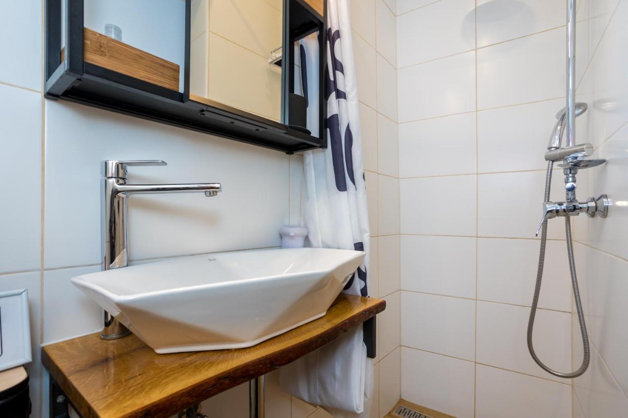 Charming Studio Apartment At House Rustica With Terrace And Nearby Parking Punat Kültér fotó