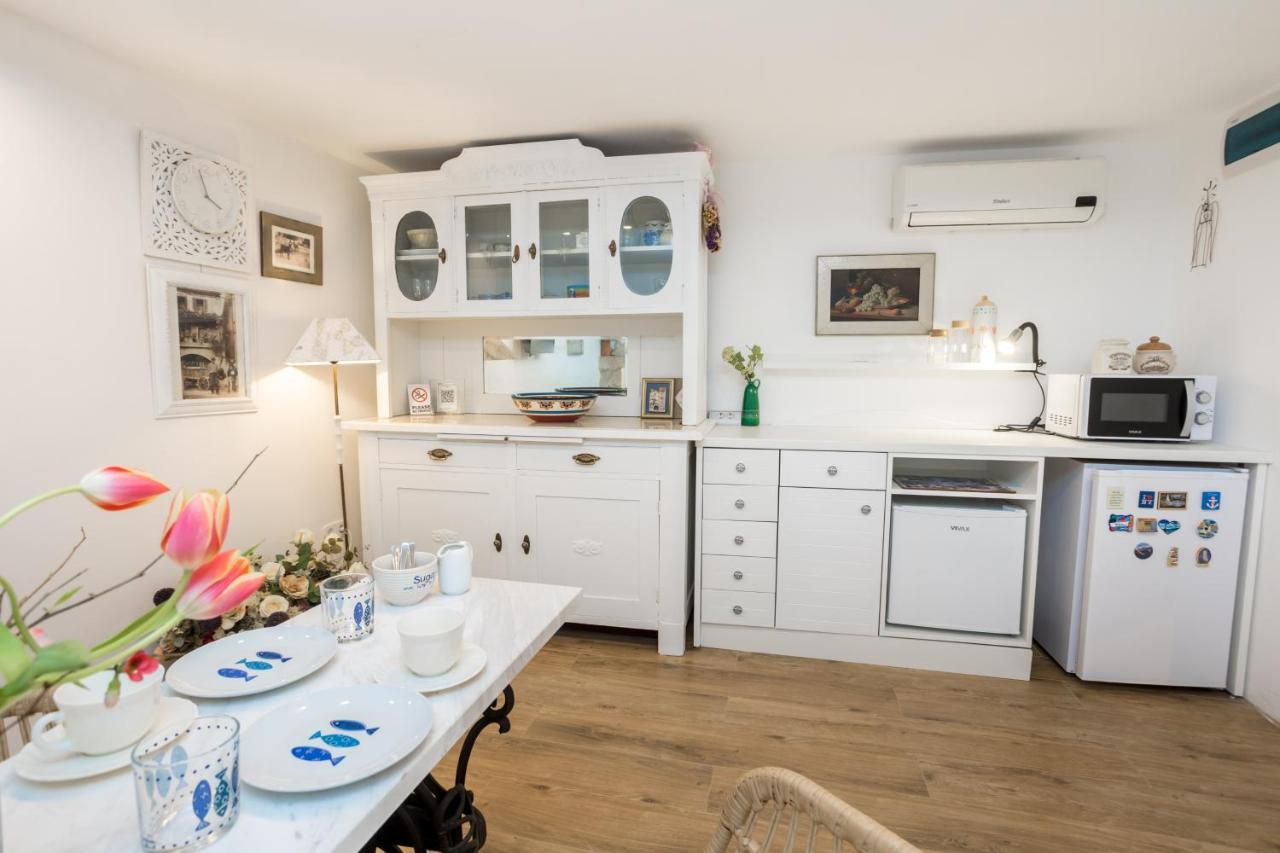 Charming Studio Apartment At House Rustica With Terrace And Nearby Parking Punat Kültér fotó